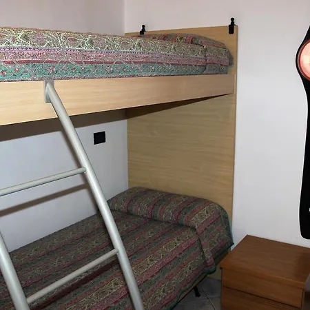 Apartament House Dada Dorio